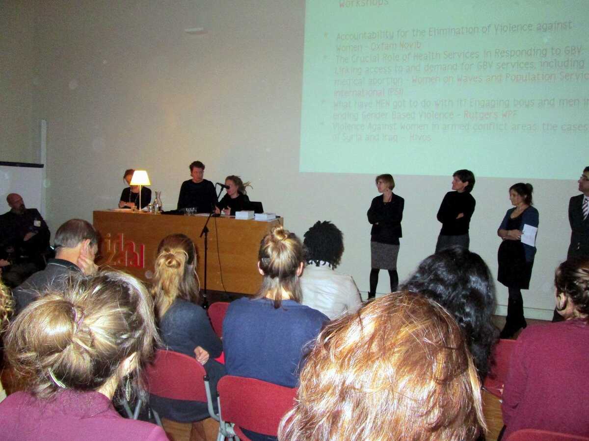 Maaike at Share net meeting